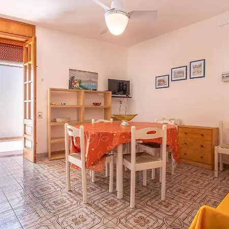 Trilo Jonio Apartman
